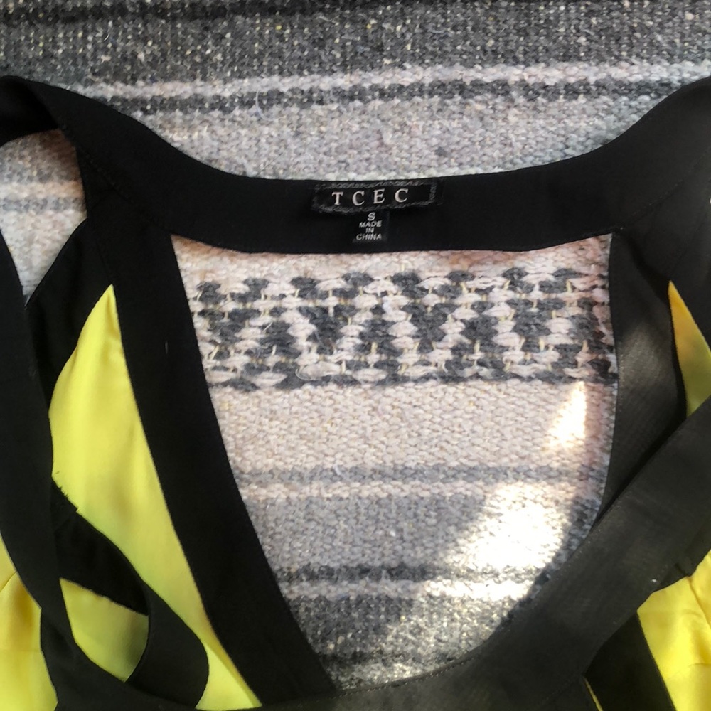 Tank Top -1 - Picture 6 of 6